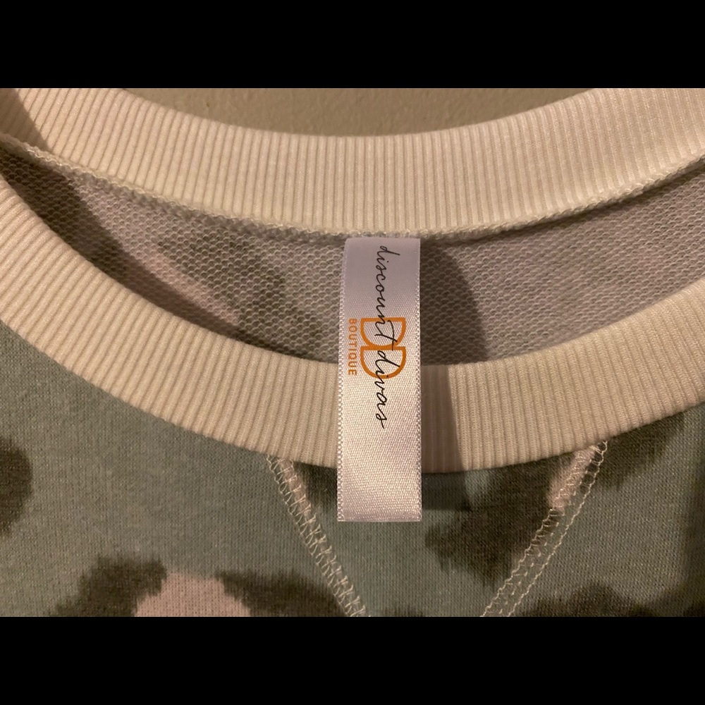 Leopard top - Picture 2 of 3